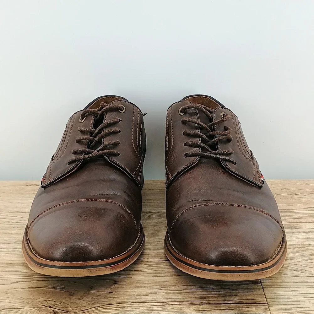 Tommy Hilfiger Banly Men Size 8.5 Brown PU Leather Dress Shoes Cap Toe Oxford